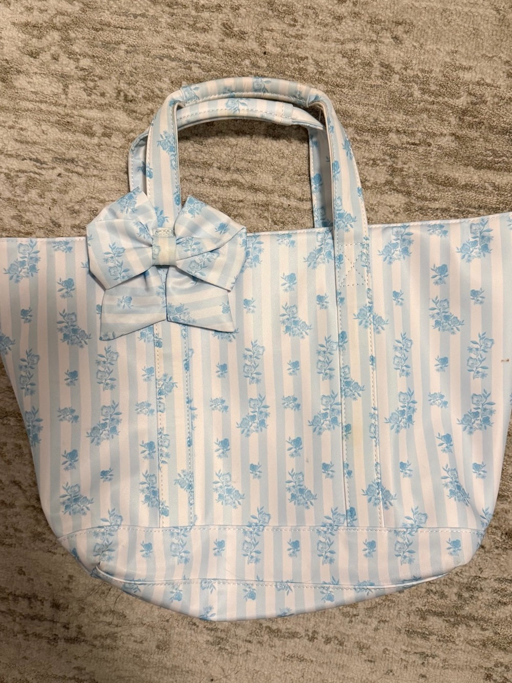 Stony clover tote bag